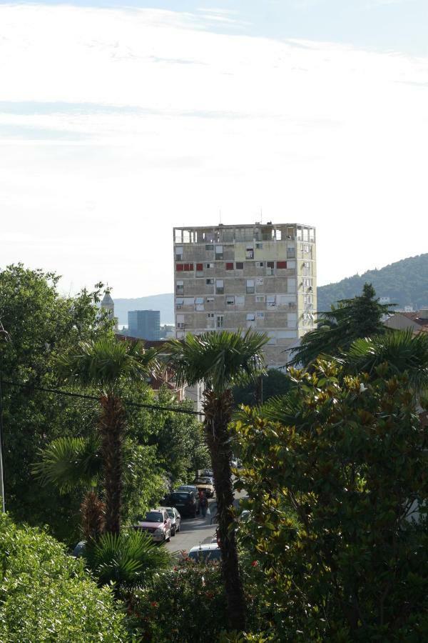 Spacious Apartment In The Center Split Zewnętrze zdjęcie