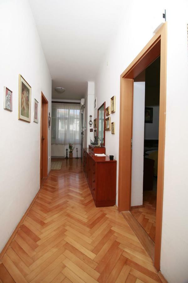 Spacious Apartment In The Center Split Zewnętrze zdjęcie